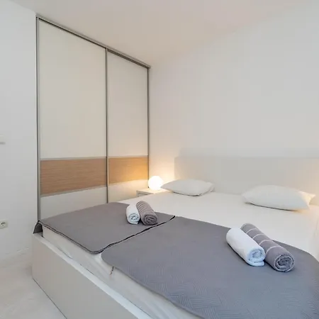 Apartament Nice In With Kitchen Vodice
