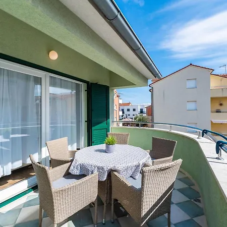 Apartamento Nice In With Kitchen